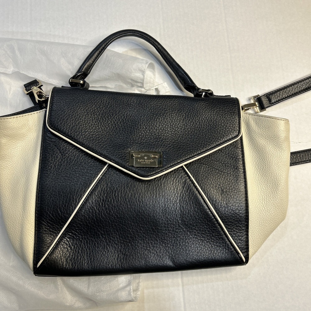 Leather Kate Spade New York Purse / Bag Handle Or Strap Bright Pink On Inside‎